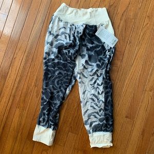 Lululemon Dance To Yoga Capri pants